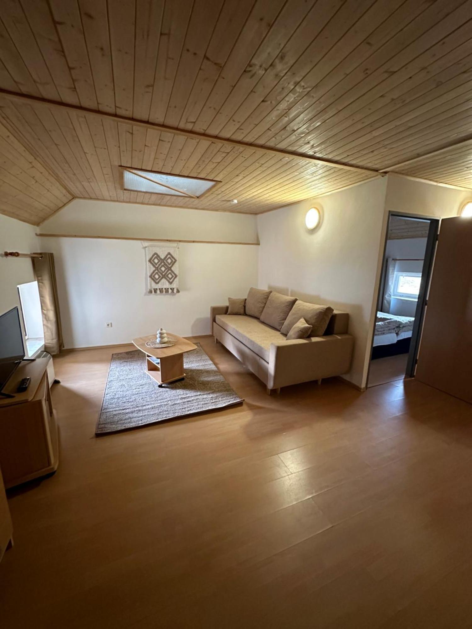 Apartment Dehtare 外观 照片