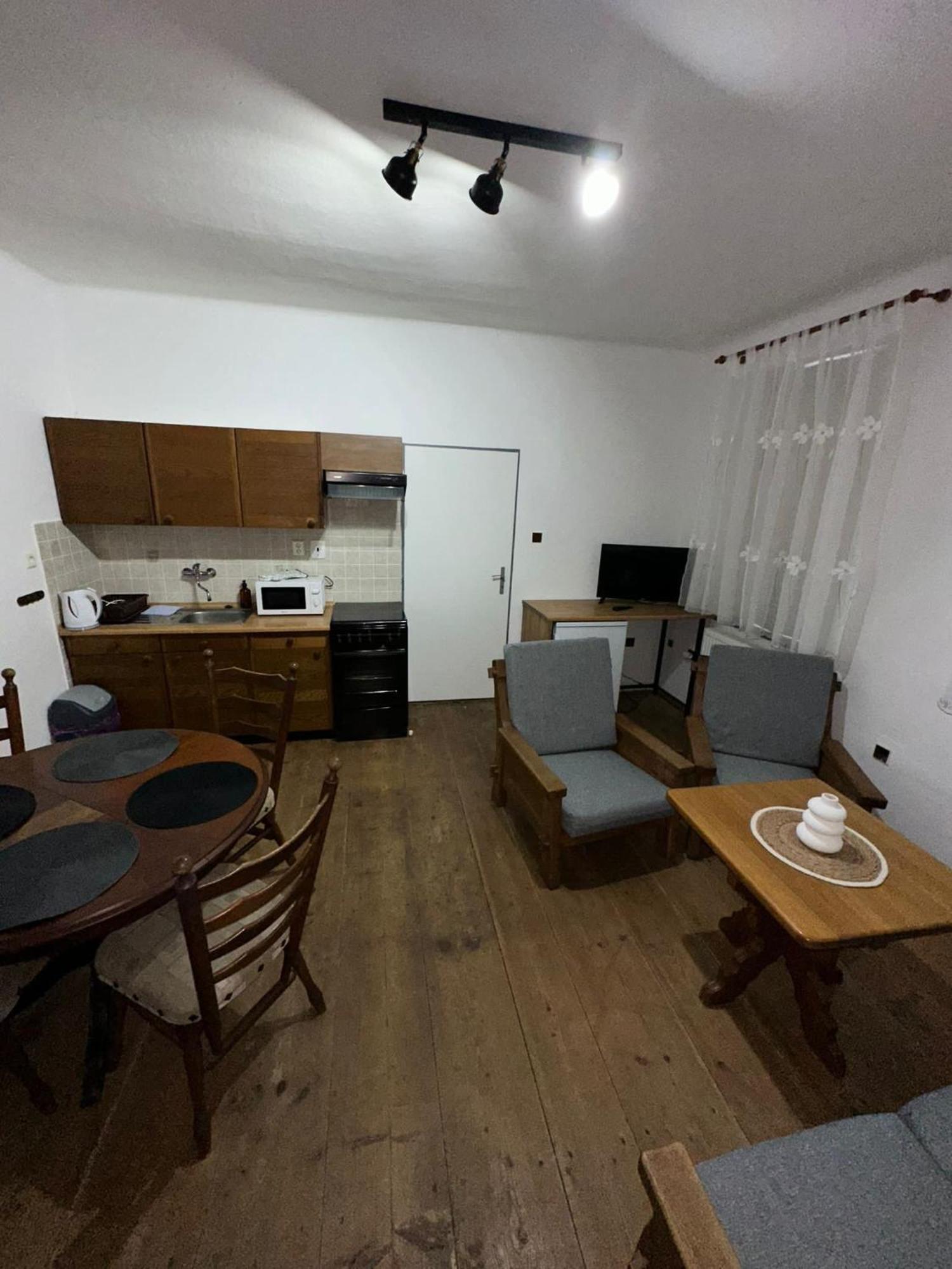 Apartment Dehtare 外观 照片